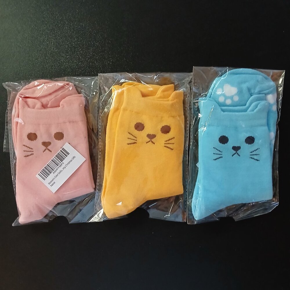 Women's Cat Socks 3 Pair Blue Pink Yellow  New In Pack